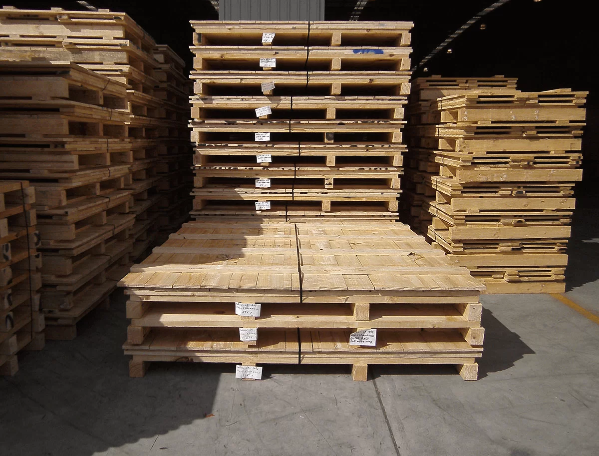 pallet de madeira usado